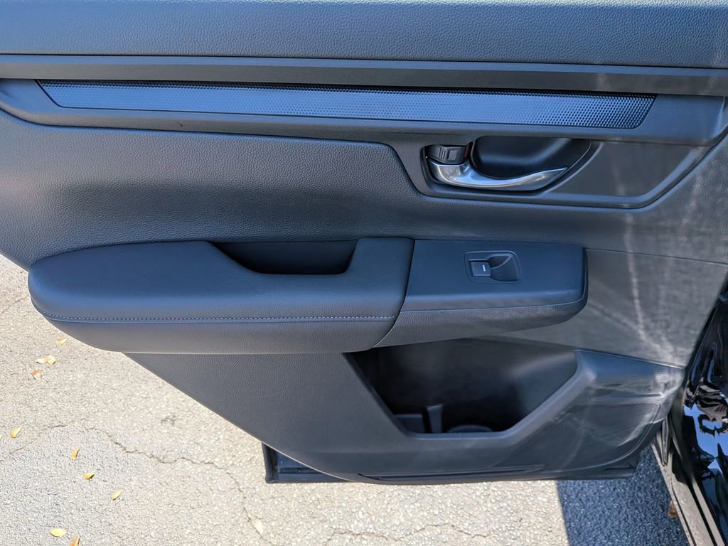 Used 2025 Honda CR-V LX image 23