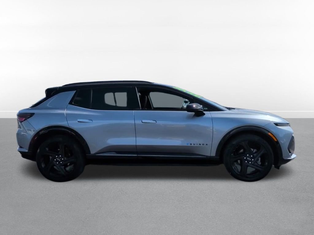 Used 2024 Chevrolet Equinox EV RS FWD image 4