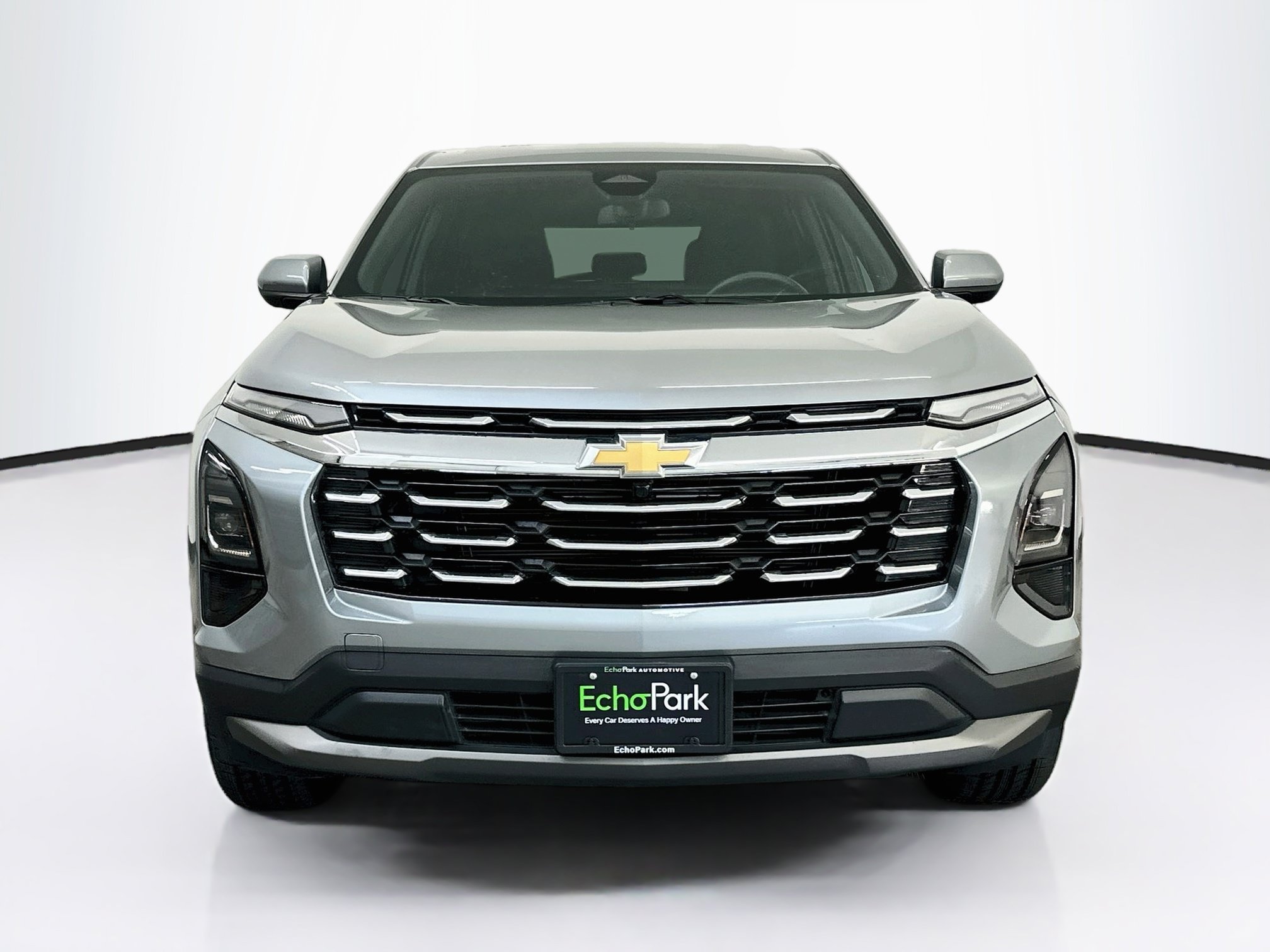 Used 2025 Chevrolet Equinox LT AWD/4WD image 2