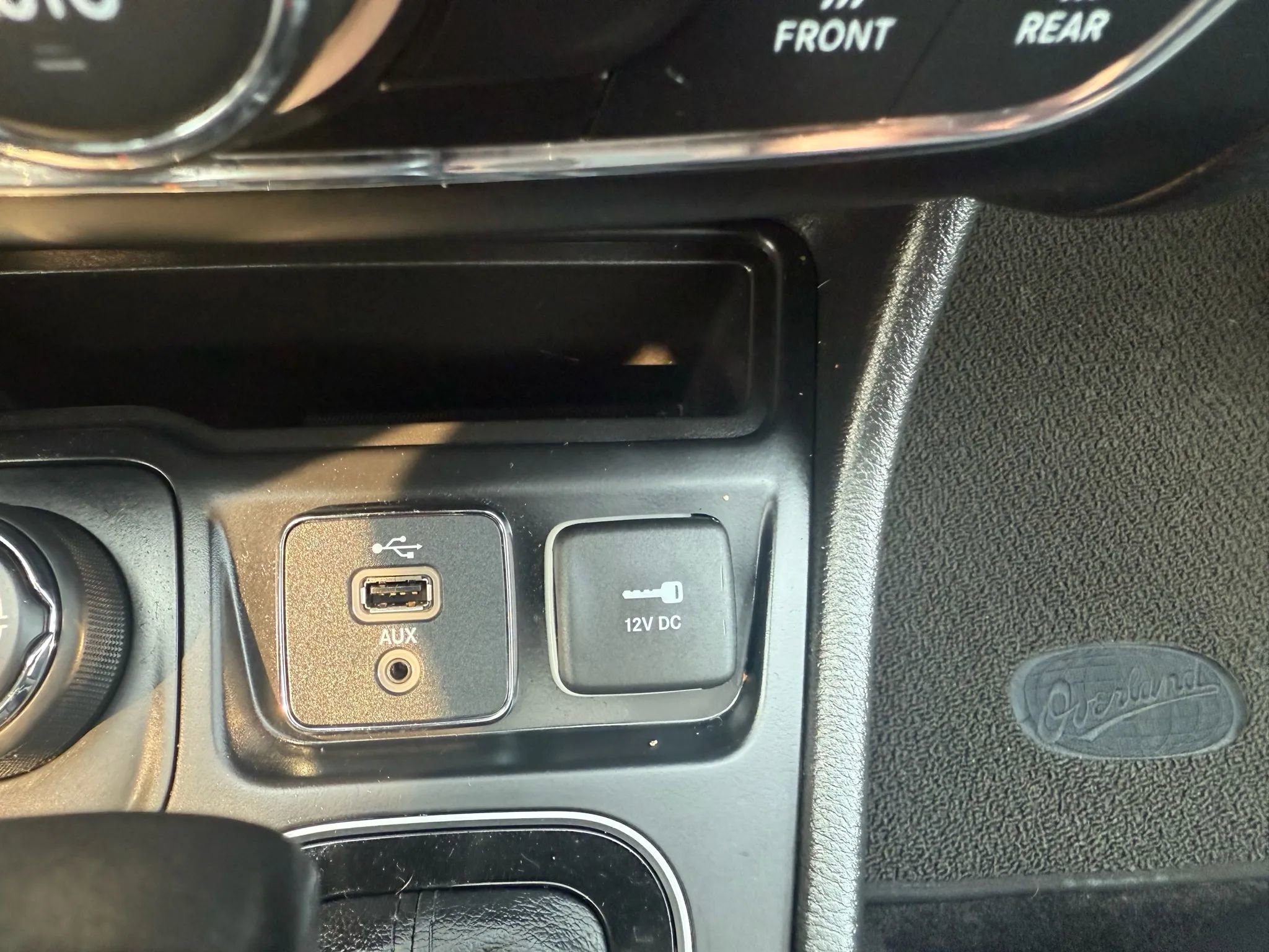 Used 2019 Jeep Cherokee Overland w/ Technology Group image 21