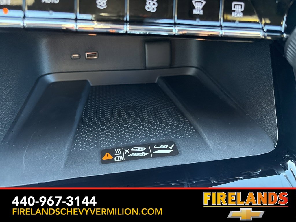 New 2026 Chevrolet Traverse LT w/ Midnight/Sport Edition image 3