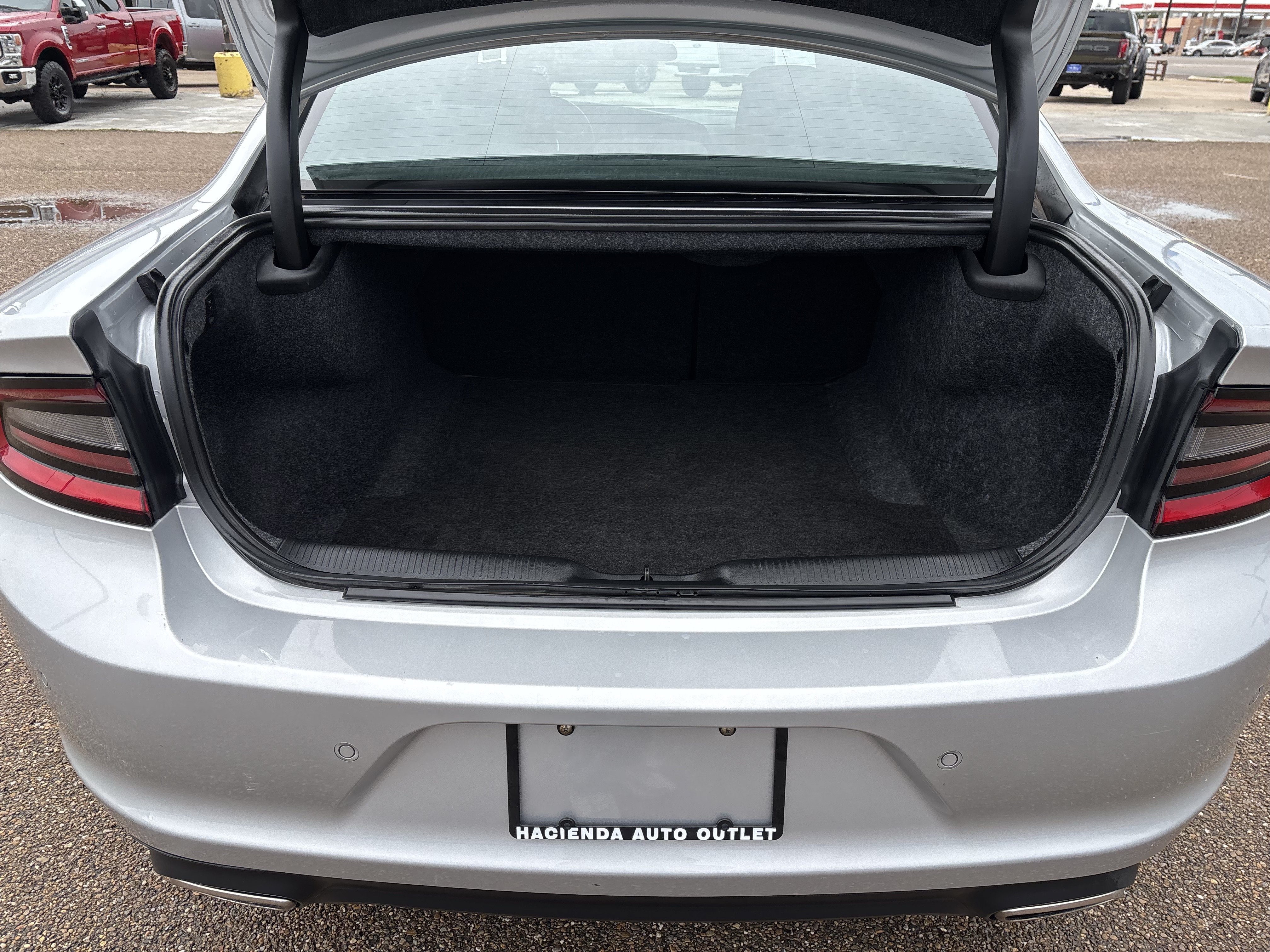 Used 2023 Dodge Charger SXT RWD image 18