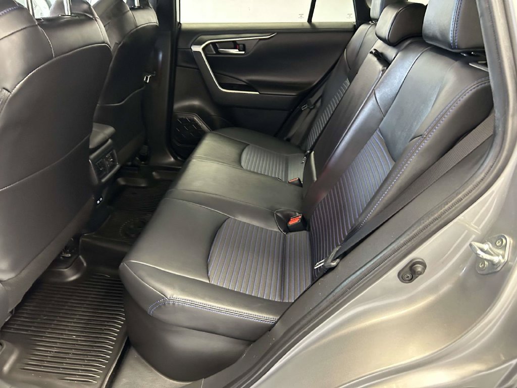 Used 2024 Toyota RAV4 XSE AWD/4WD image 15
