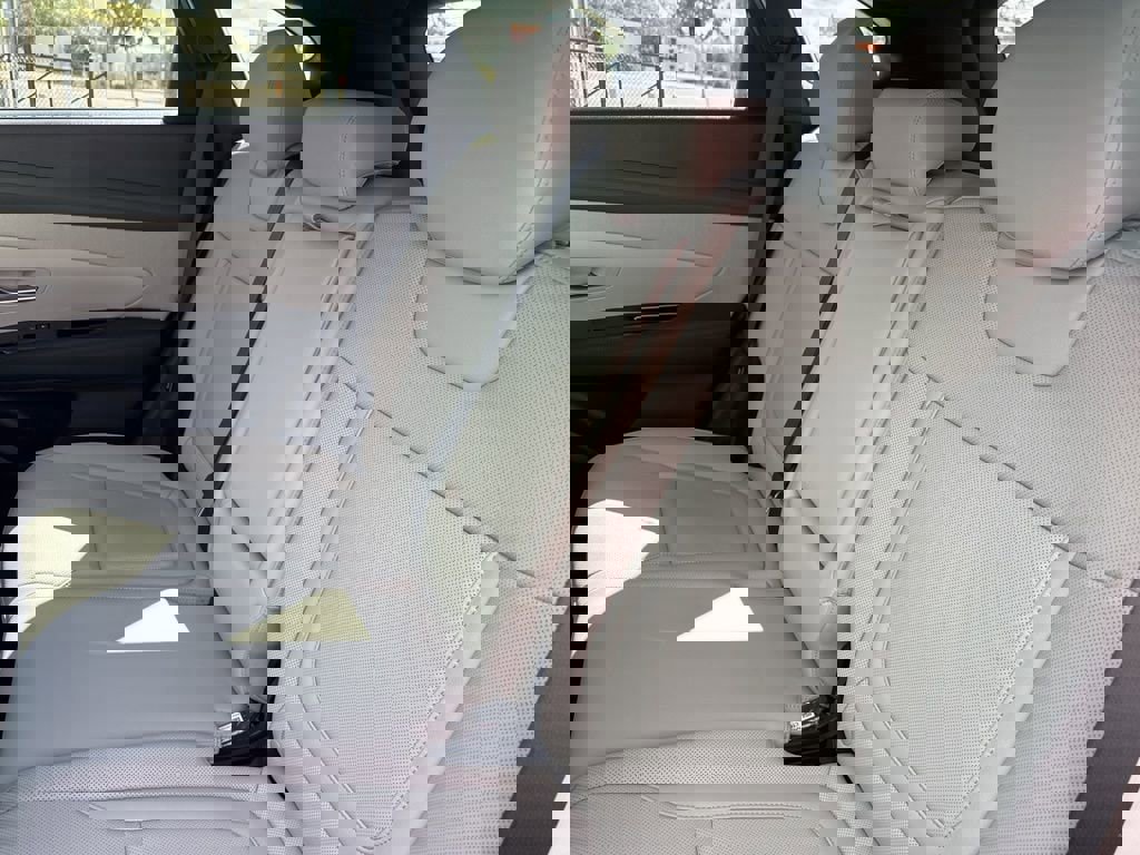 Used 2026 Hyundai Tucson Limited image 11