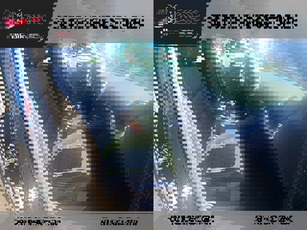 Used 2024 GMC Terrain SLE w/ Driver Convenience Package image 22