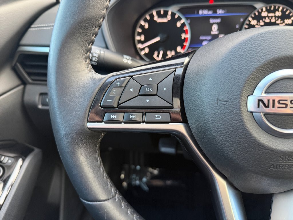 Used 2021 Nissan Altima 2.5 SV w/ SV Premium Package FWD image 16