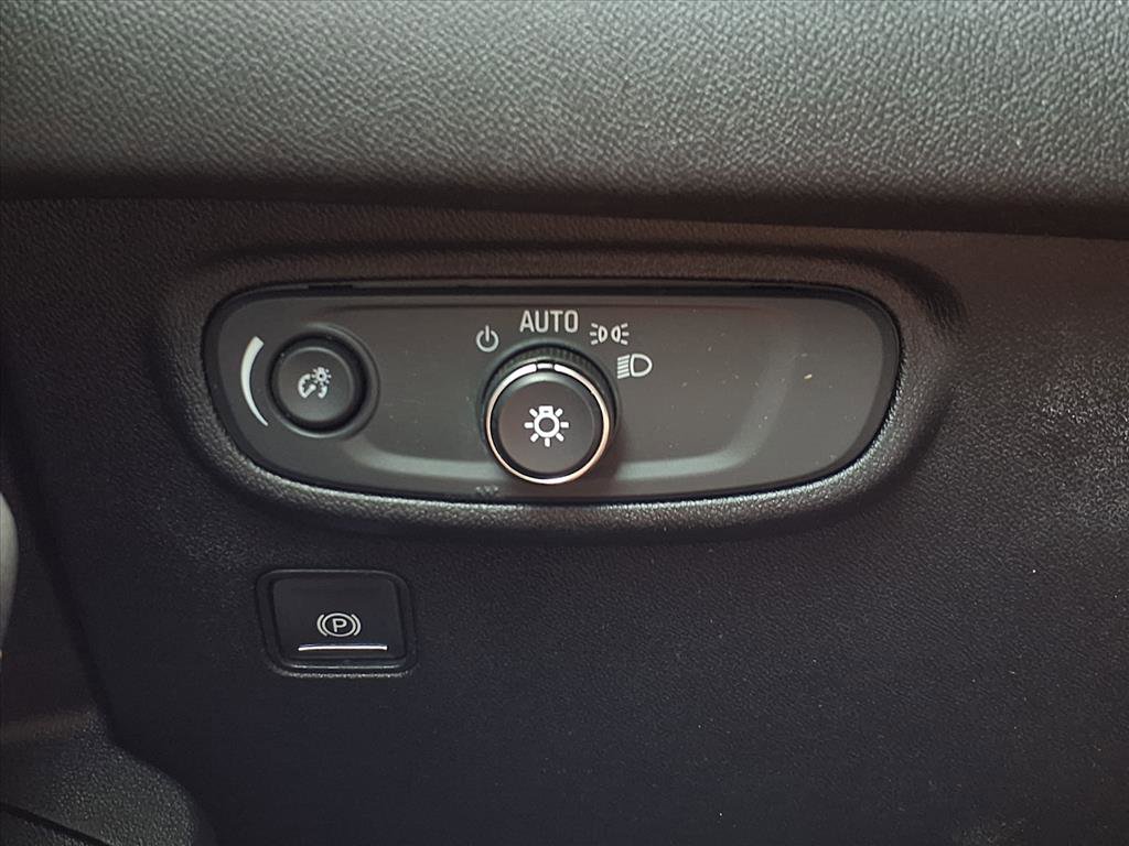 Used 2018 GMC Terrain SLE image 22