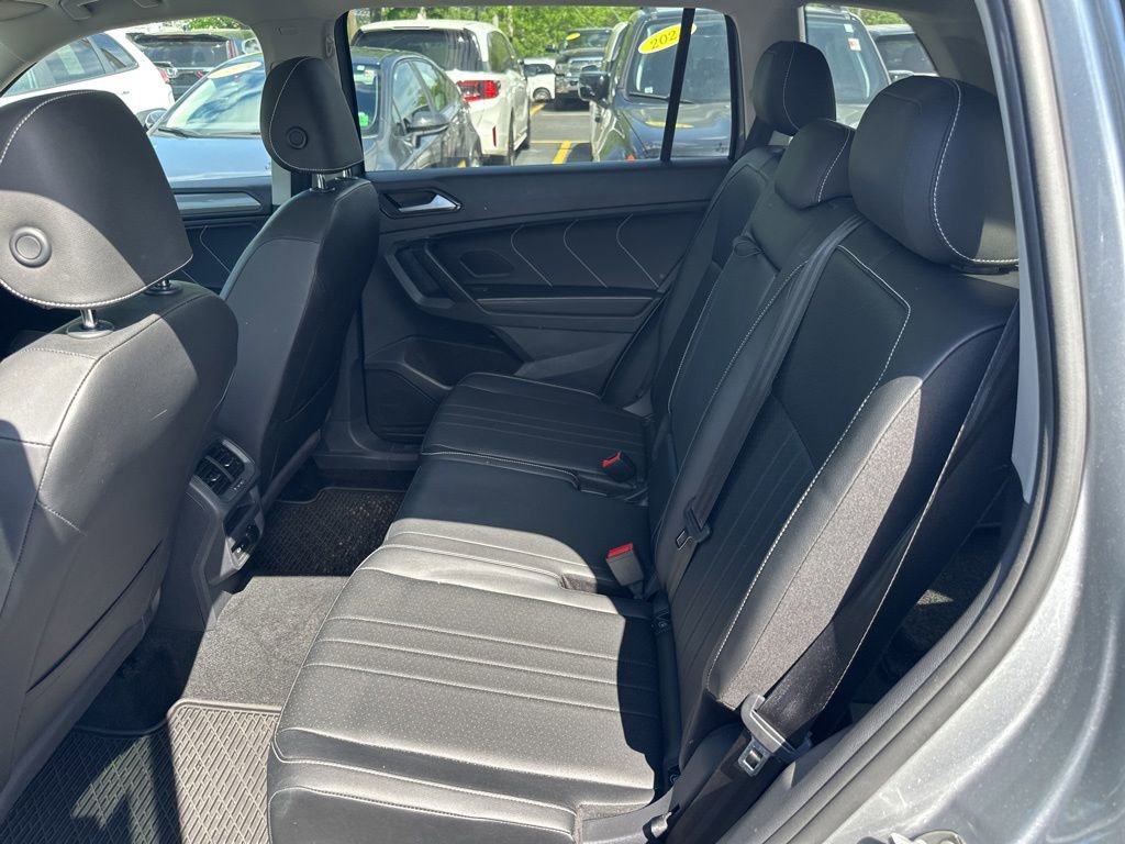 Used 2023 Volkswagen Tiguan SE AWD/4WD image 13