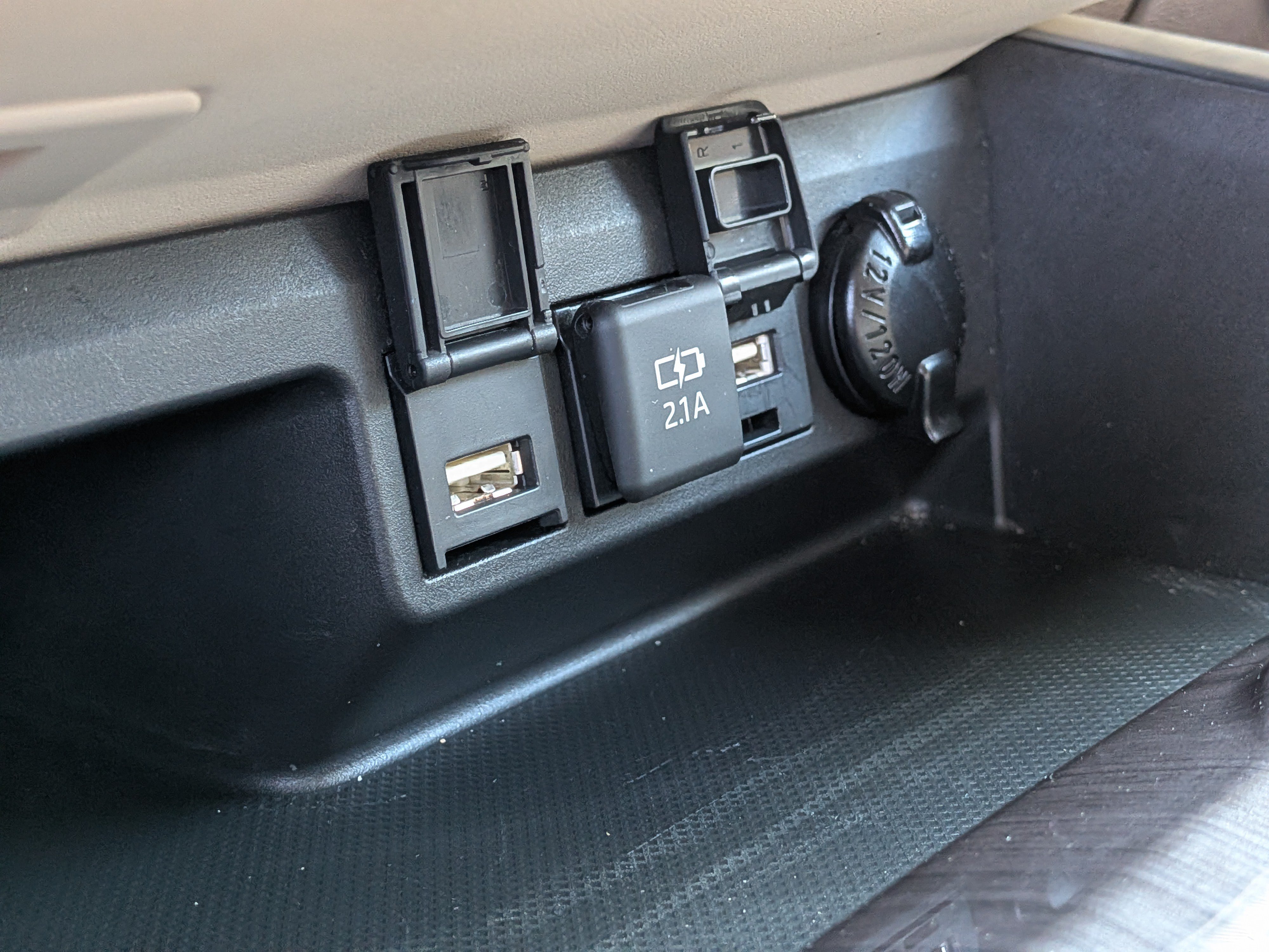 Used 2021 Toyota Highlander Platinum FWD image 32