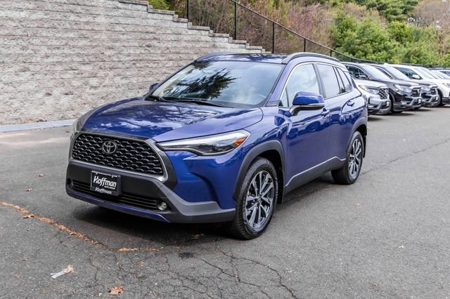 Certified 2024 Toyota Corolla Cross XLE w/ Convenience Package image 11