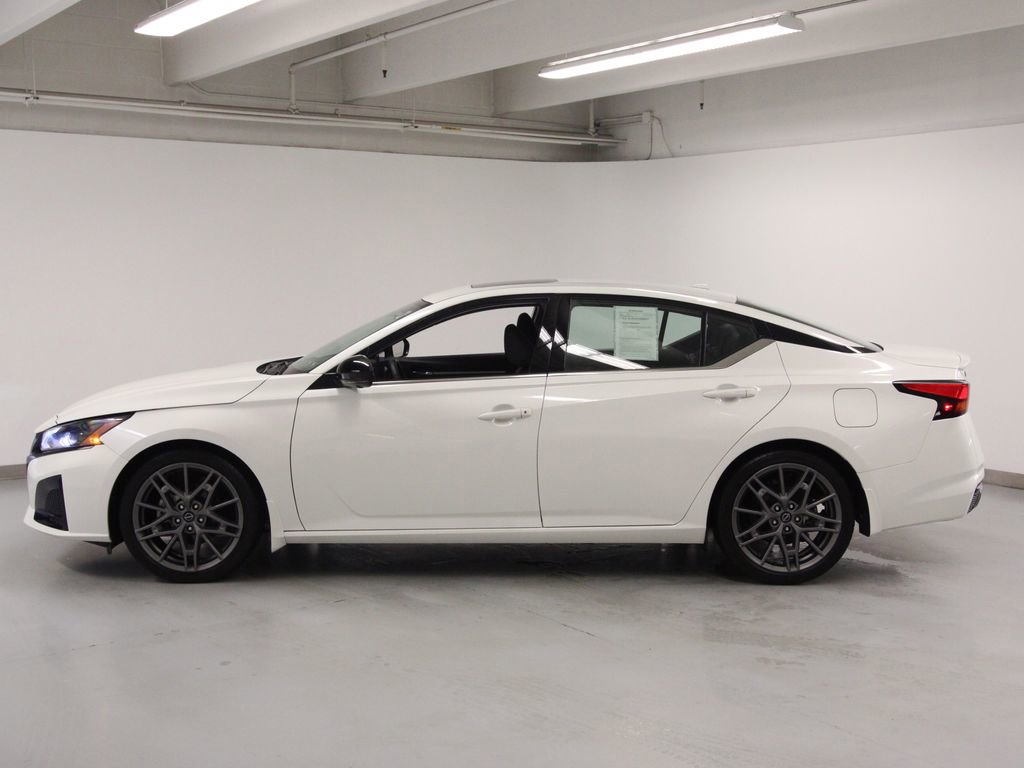 Used 2023 Nissan Altima 2.0 SR image 7