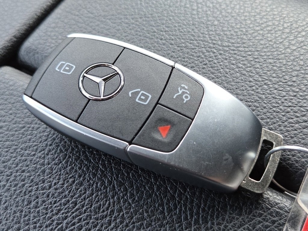 Used 2020 Mercedes-Benz GLE 350 4MATIC w/ Premium Package image 40