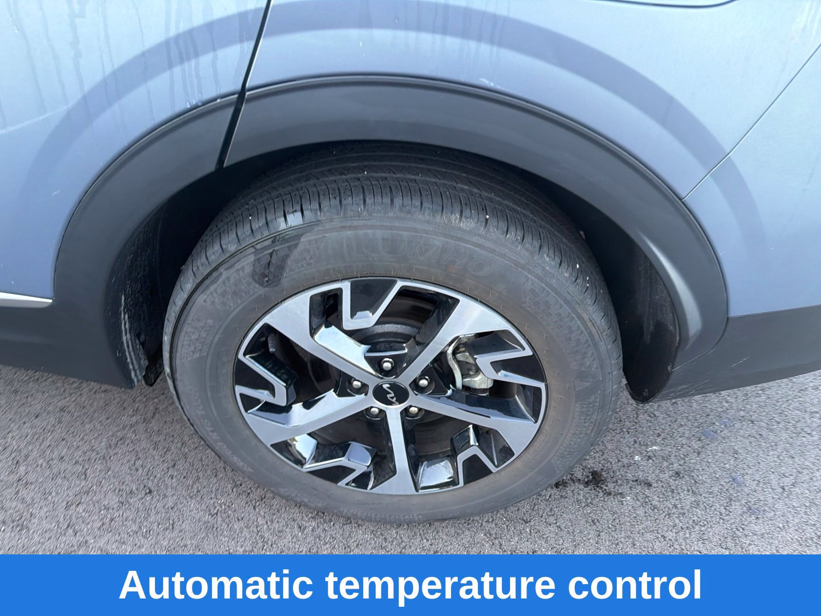 Used 2025 Kia Sportage EX AWD/4WD image 27