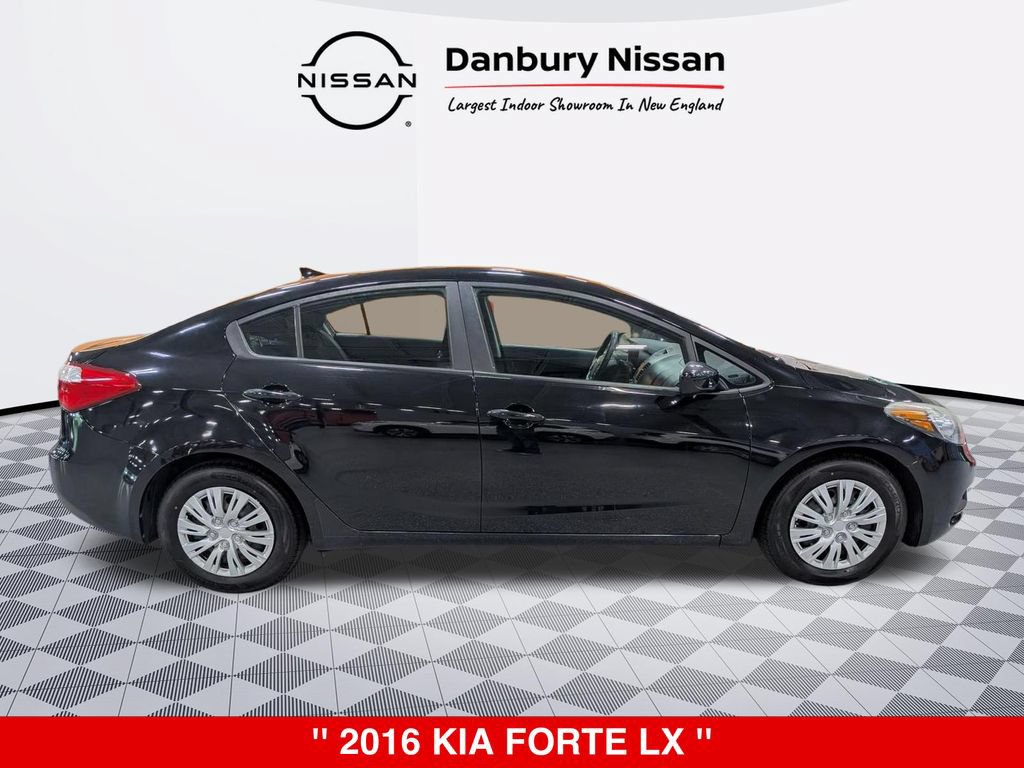 Used 2016 Kia Forte LX FWD image 2