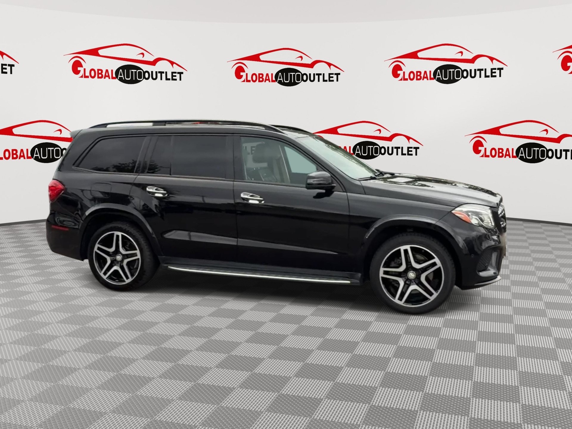 Used 2017 Mercedes-Benz GLS 550 4MATIC image 2