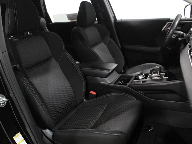 Used 2024 Mitsubishi Outlander ES image 16