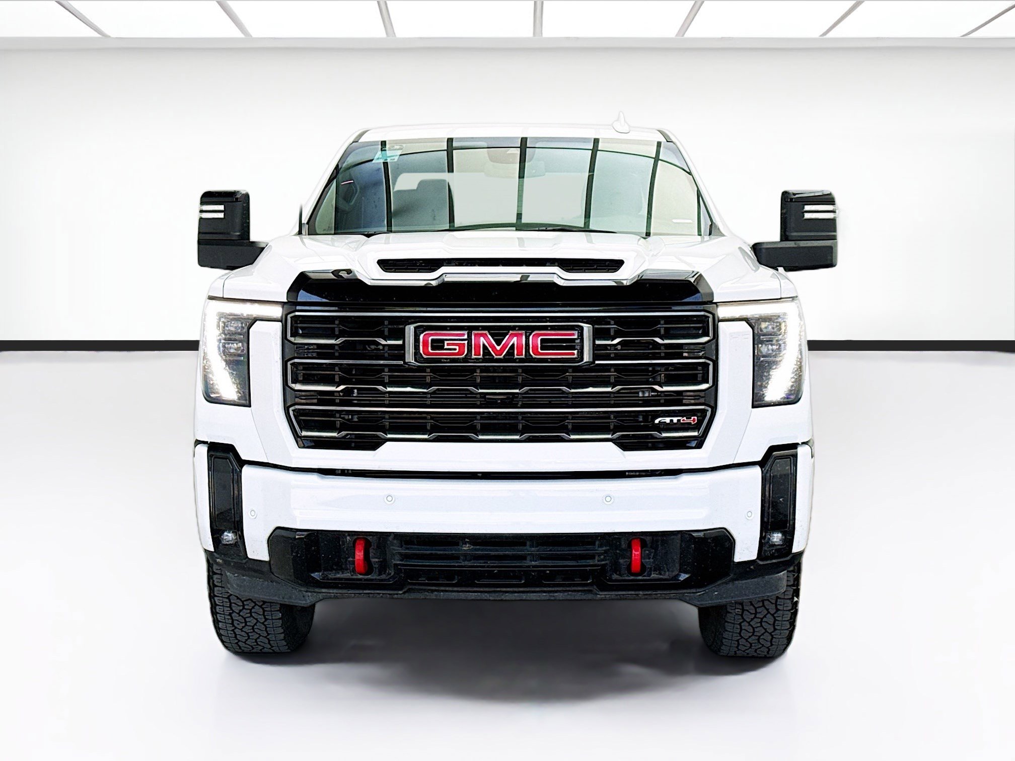 Used 2025 GMC Sierra 2500 AT4 AWD/4WD image 2