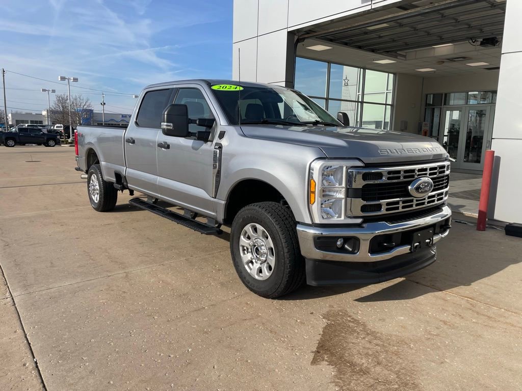 Used 2024 Ford F250 XLT image 1