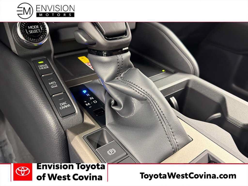 Used 2027 Toyota Land Cruiser AWD/4WD image 32