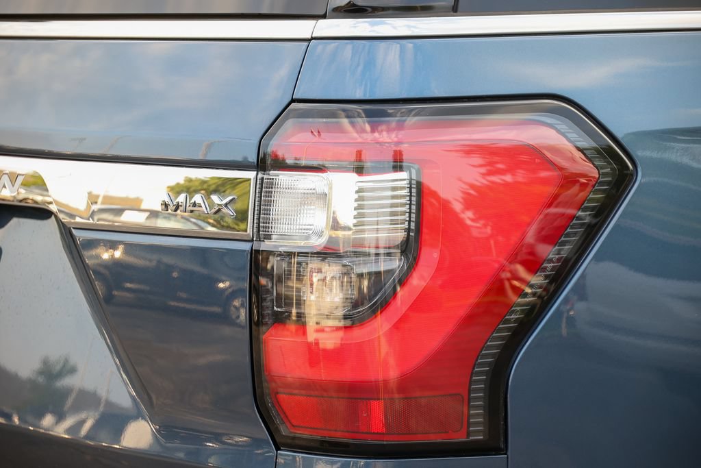 Used 2018 Ford Expedition Max Limited w/ Equipment Group 301A AWD/4WD image 32