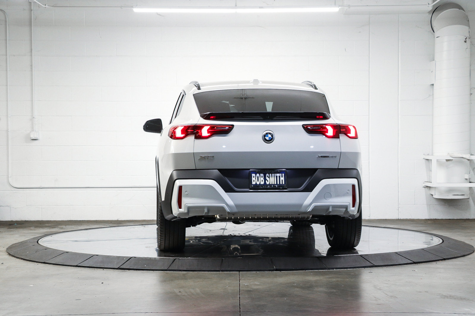 New 2026 BMW X2 xDrive28i w/ Technology Package AWD/4WD image 3