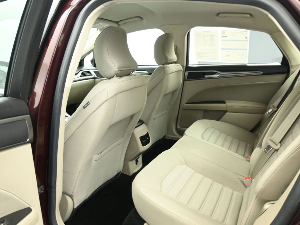 Certified 2018 Ford Fusion SE w/ Fusion SE Technology Package image 19