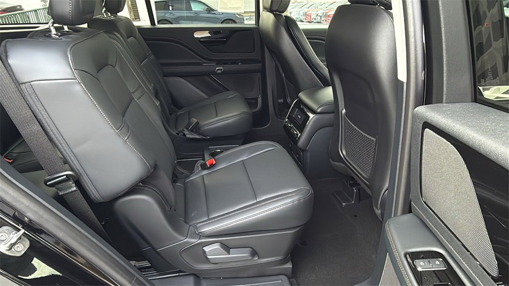 New 2026 Lincoln Aviator AWD image 9