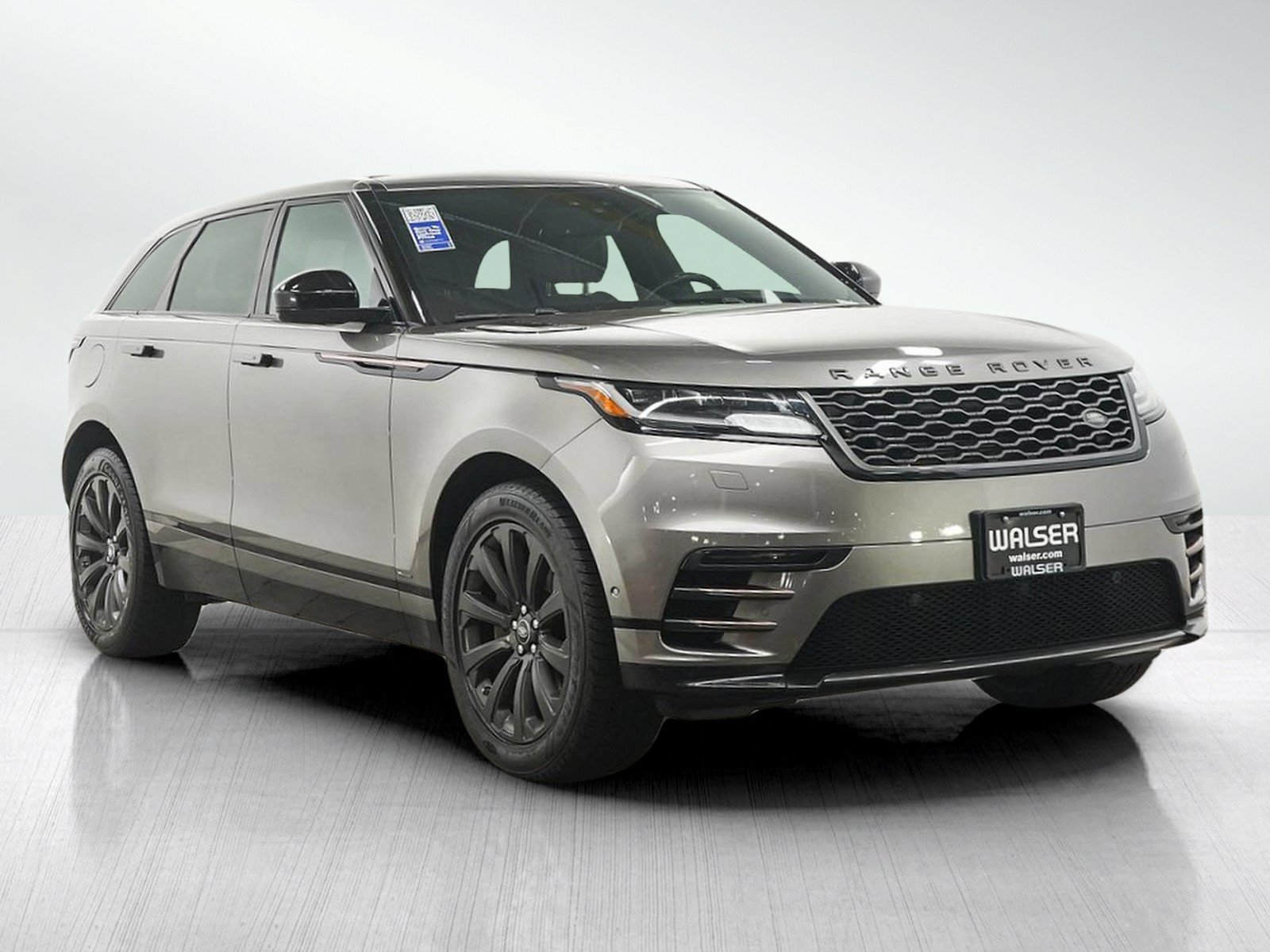 Used 2018 Land Rover Range Rover Velar R-Dynamic SE AWD/4WD image 7