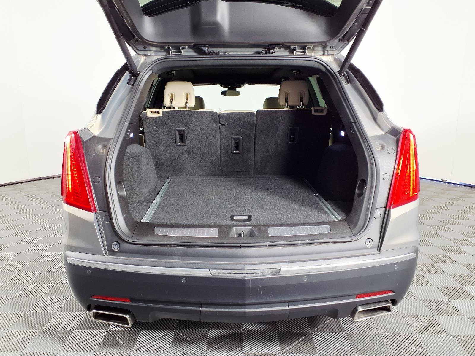 Used 2019 Cadillac XT5 Luxury FWD image 8