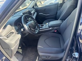 Used 2025 Toyota Highlander LE image 10