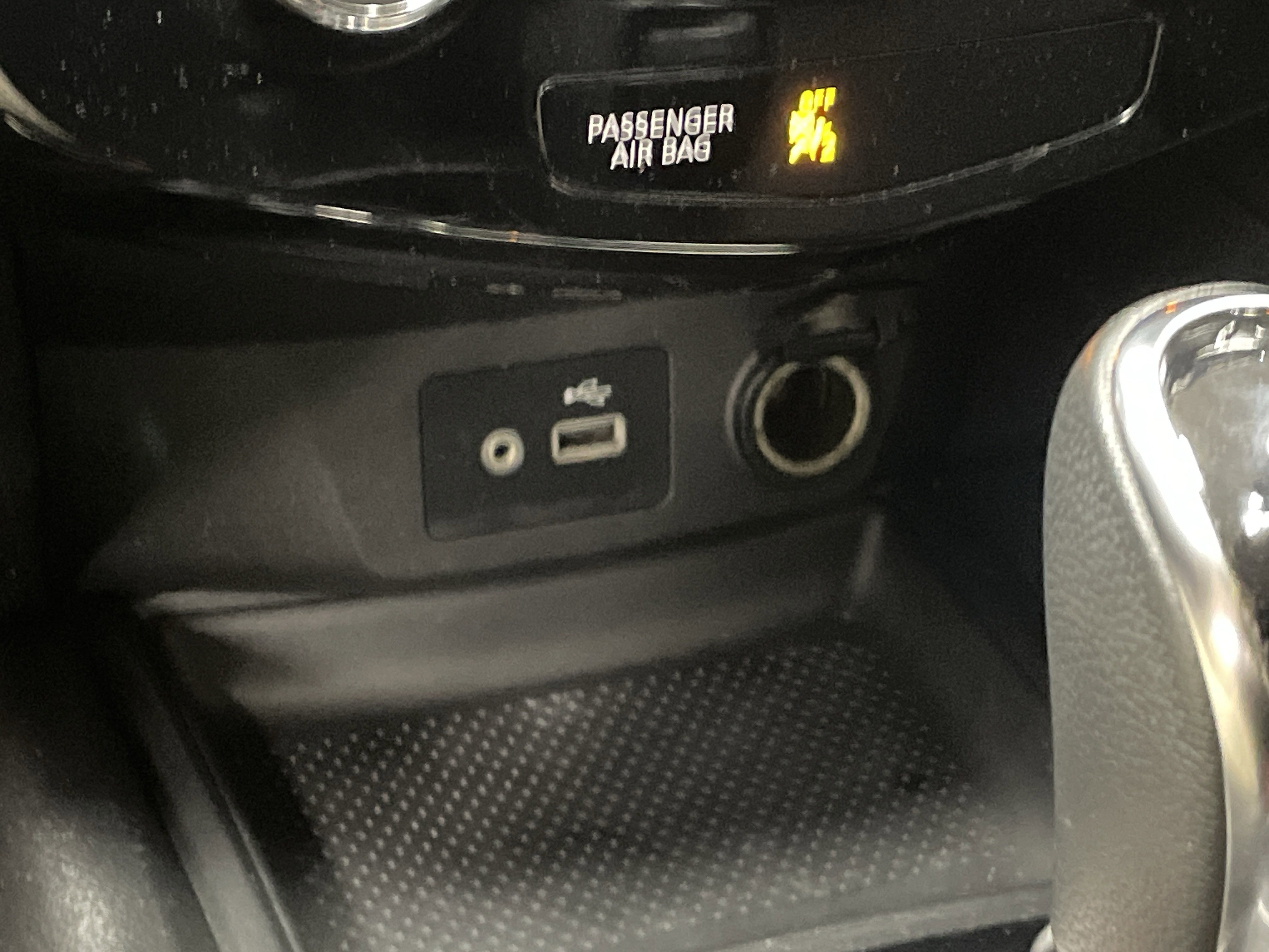 Used 2019 Nissan Rogue SV image 27