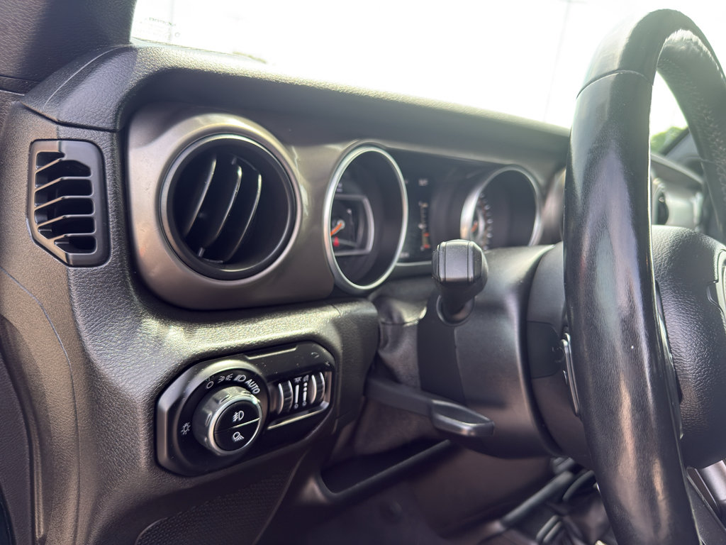 Used 2020 Jeep Gladiator Sport w/ Quick Order Package 24S AWD/4WD image 15