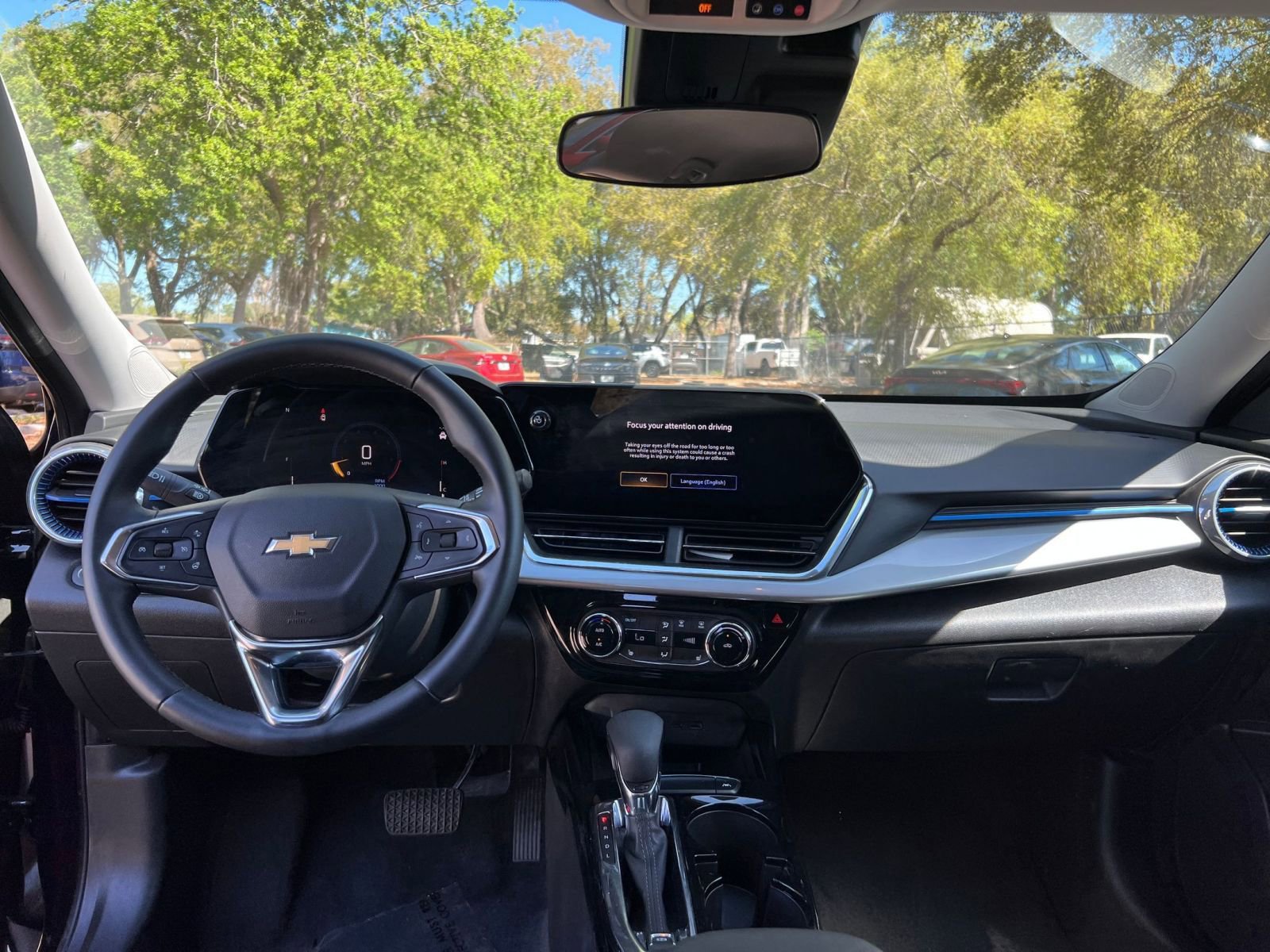 Used 2025 Chevrolet Trax LT w/ LT Convenience Package image 29