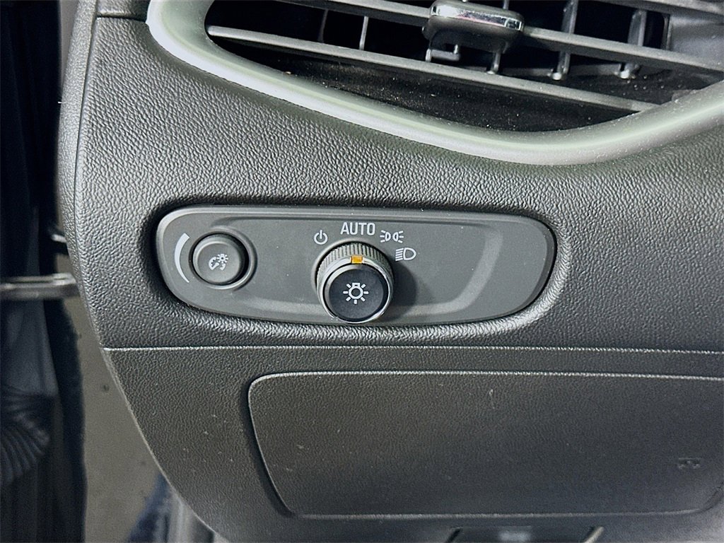 Used 2022 Chevrolet Malibu LT image 20