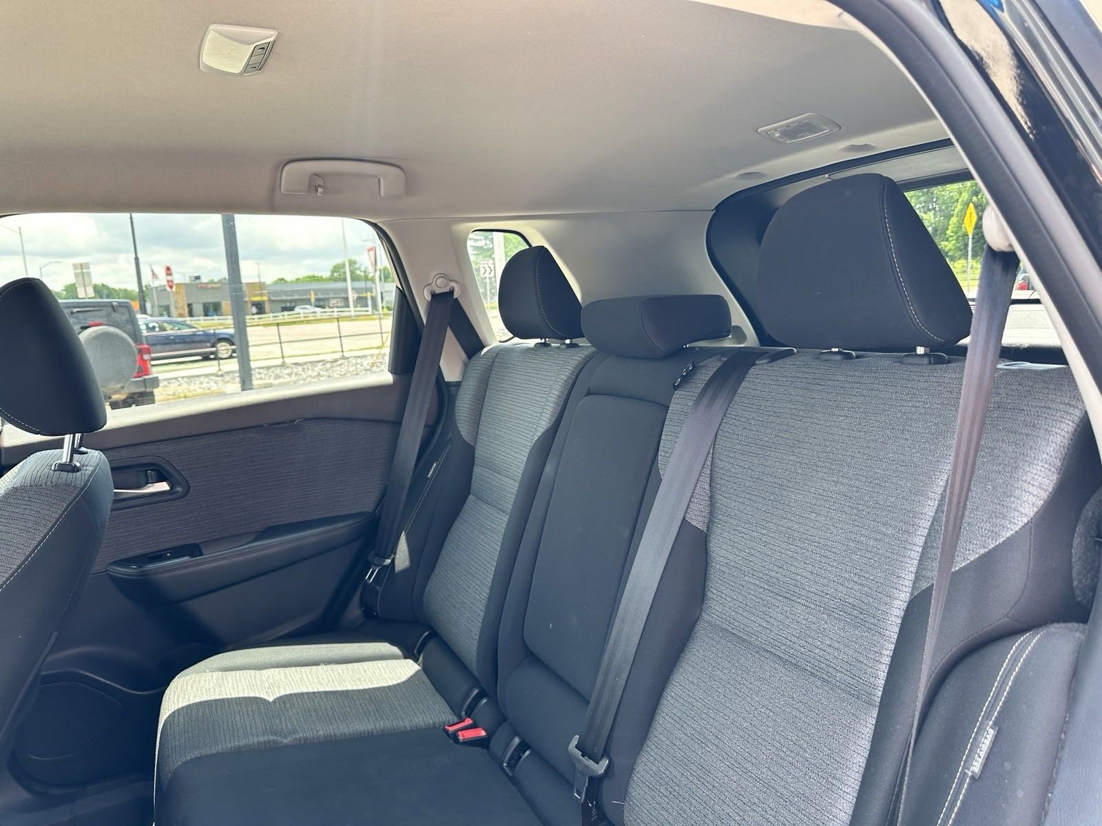 Used 2021 Nissan Rogue SV image 5