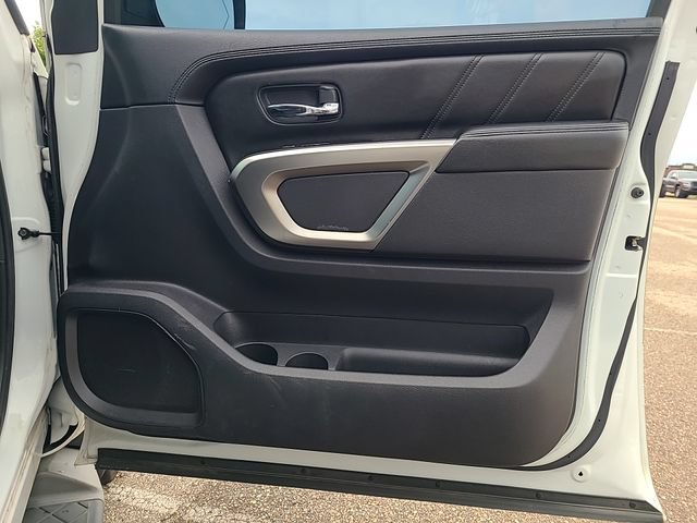 Used 2015 Nissan Armada Platinum AWD/4WD image 32