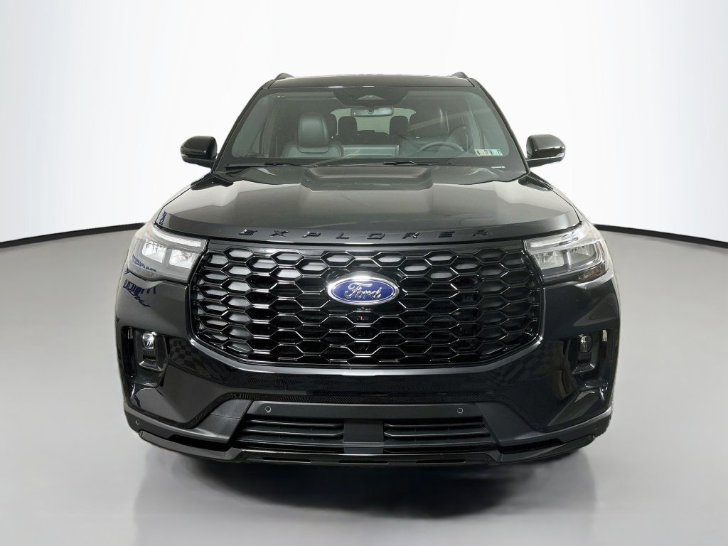 Used 2026 Ford Explorer ST-Line w/ ST-Line Street Pack AWD/4WD image 3