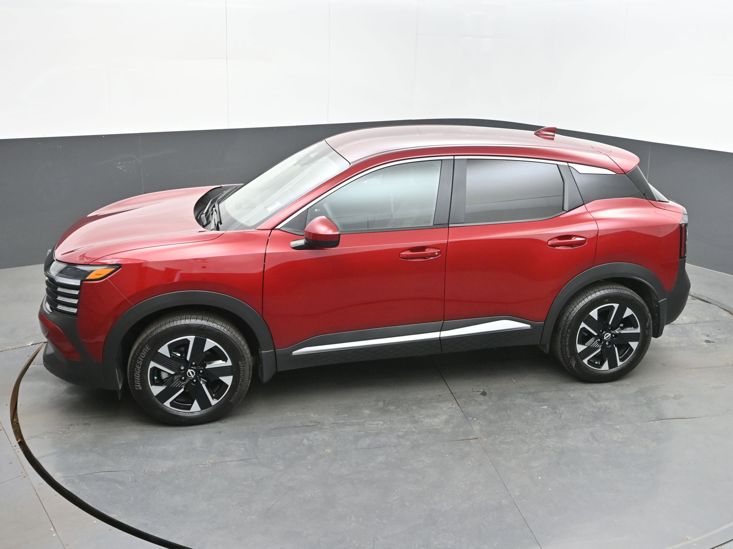 Certified 2025 Nissan Kicks SV image 33