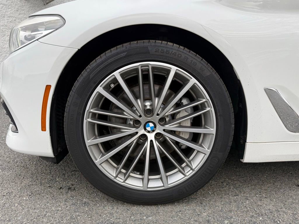 Used 2018 BMW 530i xDrive w/ Premium Package image 17