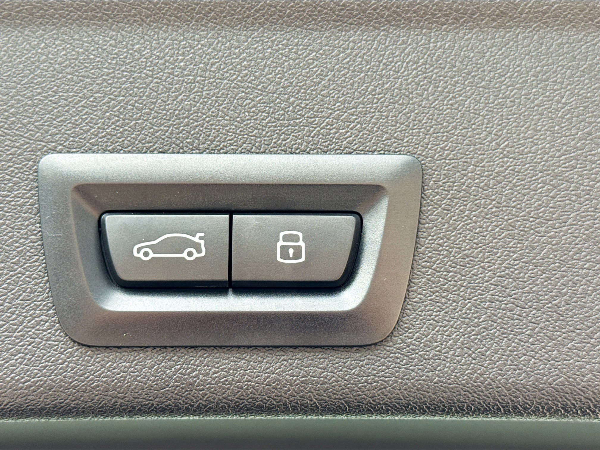 Used 2026 BMW X6 xDrive40i image 12