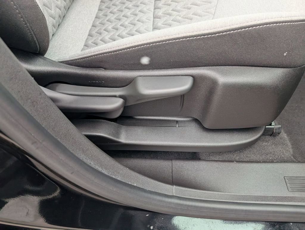 Used 2024 Chevrolet Equinox LS image 45