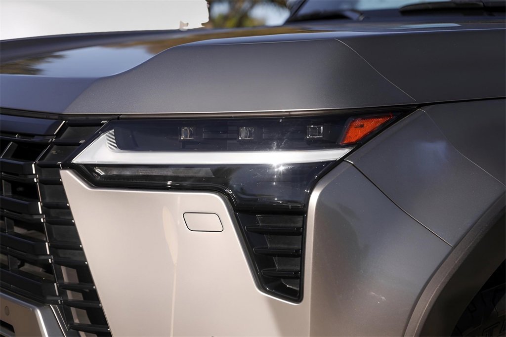 Used 2024 Lexus GX 550 image 3