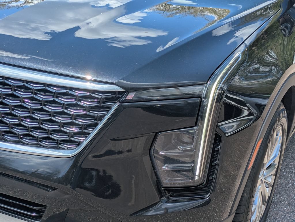 Used 2025 Cadillac XT4 Premium Luxury FWD image 10