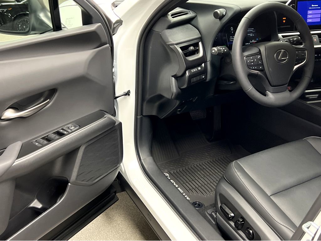 New 2026 Lexus UX 300h AWD image 8