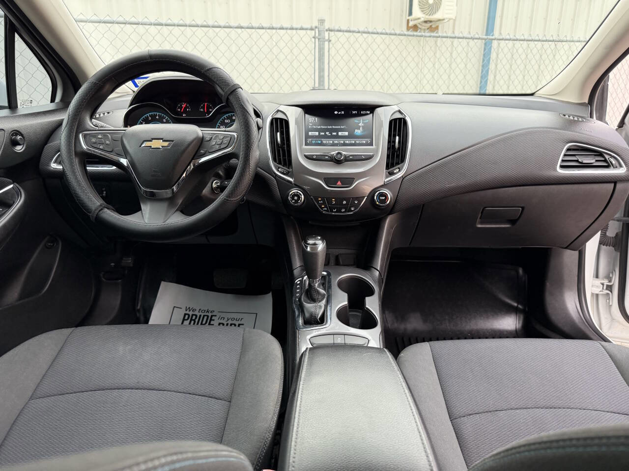 Used 2017 Chevrolet Cruze LT image 26