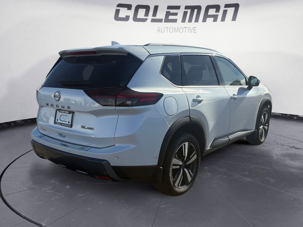 Used 2024 Nissan Rogue SL w/ SL Premium Package image 5