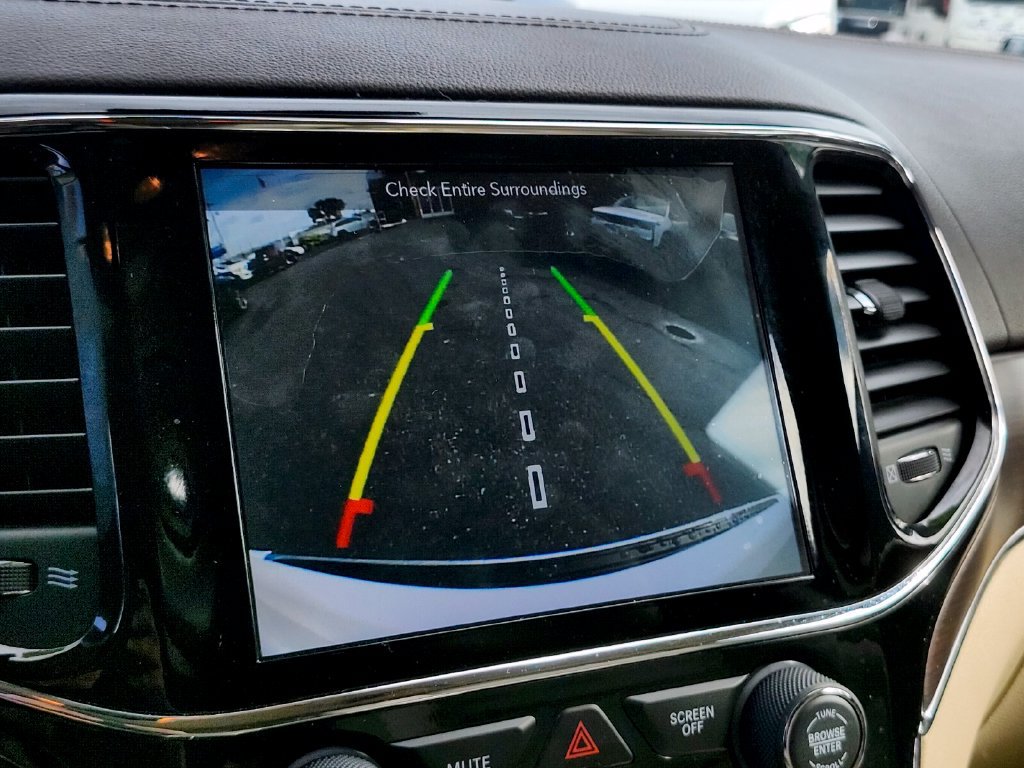 Used 2019 Jeep Grand Cherokee Overland AWD/4WD image 22