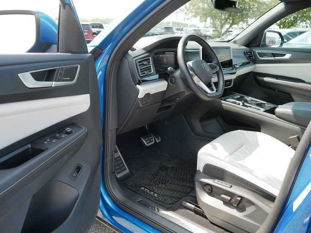 Certified 2024 Volkswagen Atlas Cross Sport SEL Premium R-Line AWD/4WD image 12
