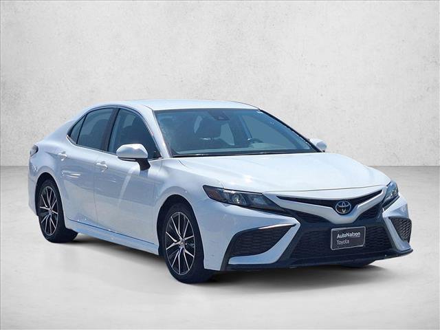 Used 2023 Toyota Camry SE FWD image 3