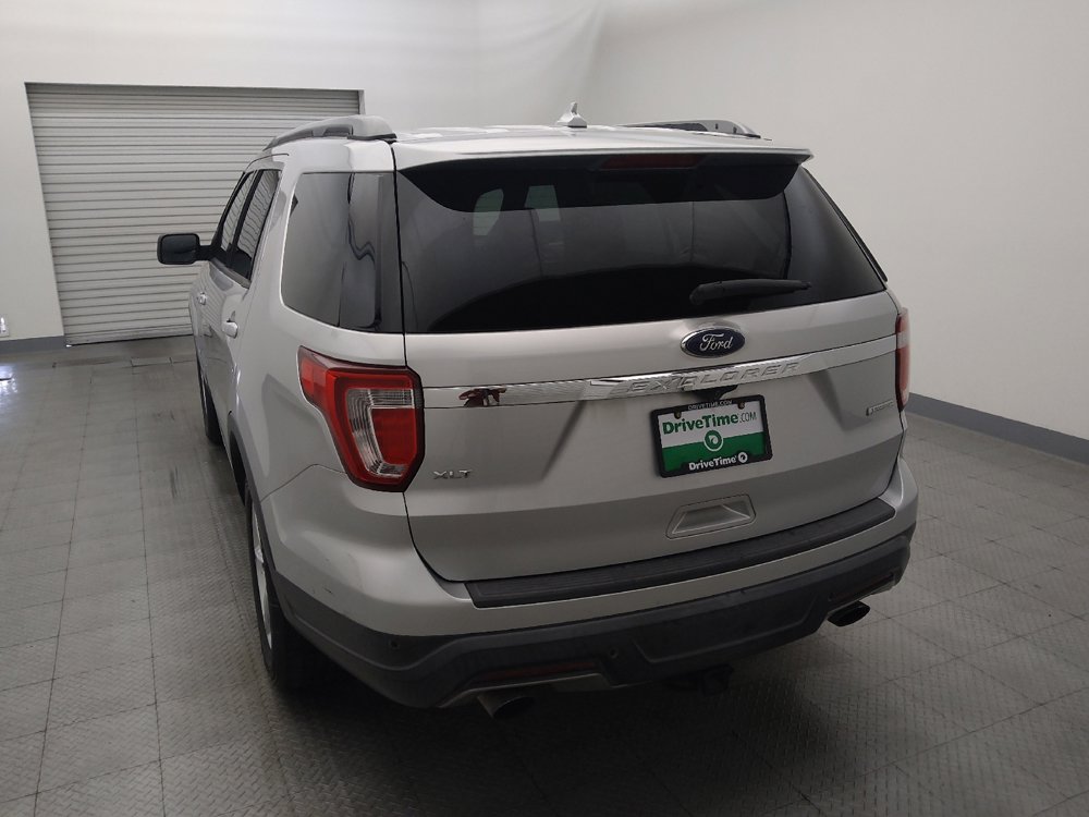 Used 2019 Ford Explorer XLT w/ Equipment Group 202A image 6